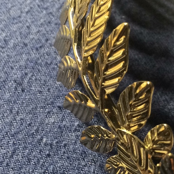 Exquisite Golden Leaves Wreath Headband Crown - Picture 5 of 5